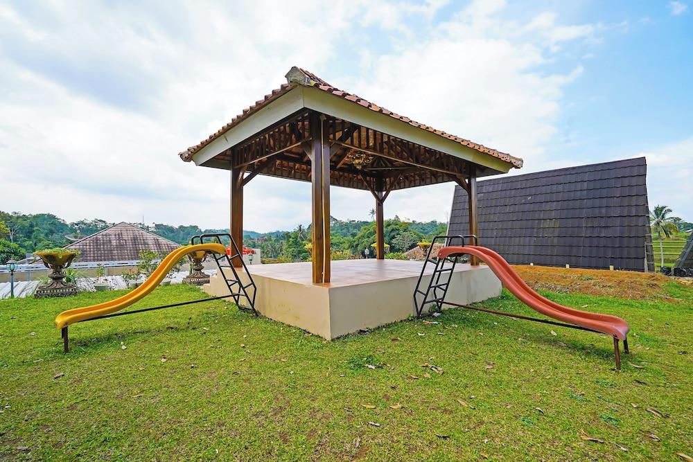 Collection O 92634 Villa Ds