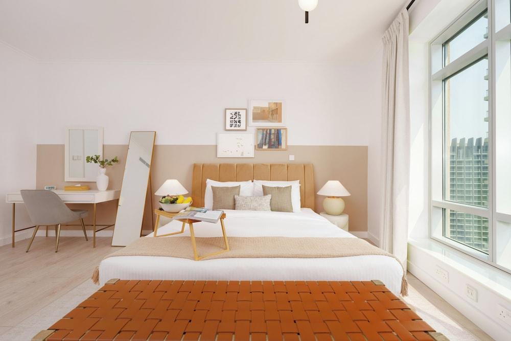 Maison Privee - Modern Chic Apt w/ Spectacular Downtown Views