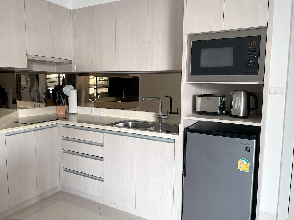 Modern apartment at Cassia by Lofty