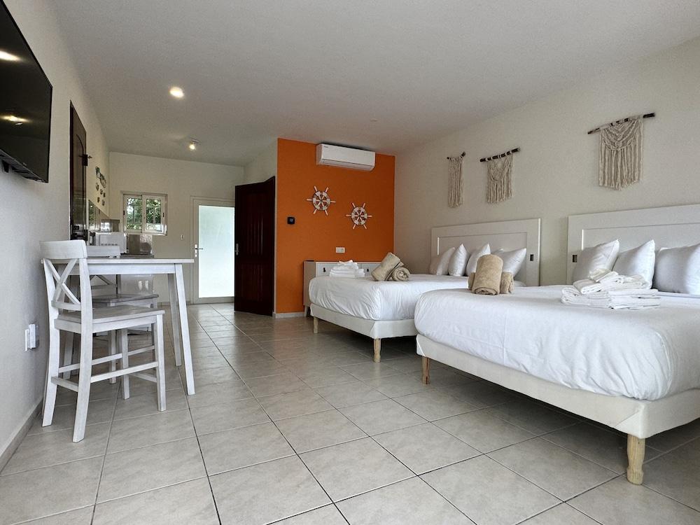 MERAKII SEAVIEW ESCAPE CURACAO