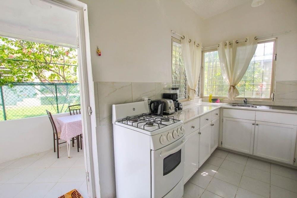 Winter Retreat 2 Bedroom Home by Bluescape