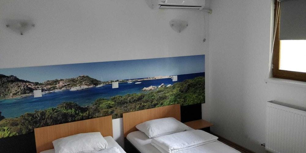 Cazare Business-Transit