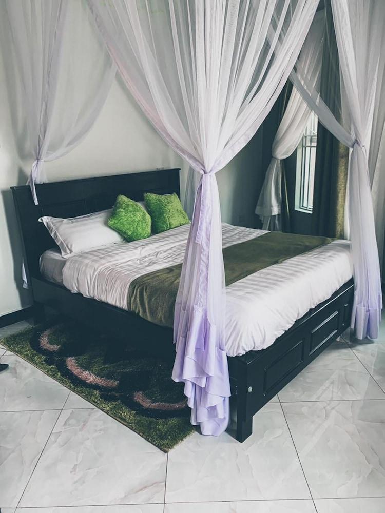 Bwizi Gardens and Resort