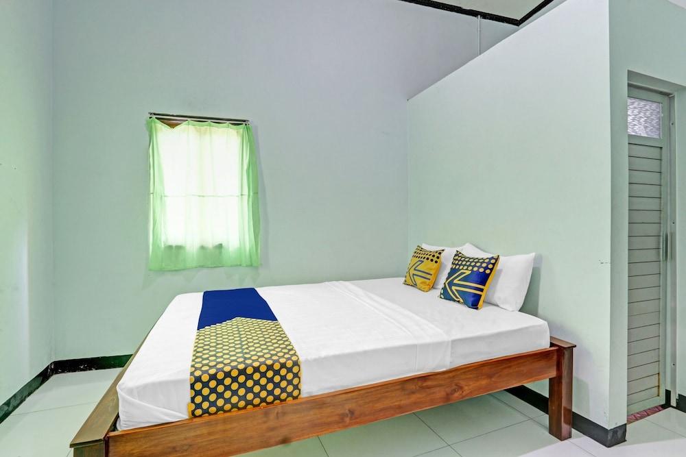 SPOT ON 90760 Homestay Al Madina Syariah