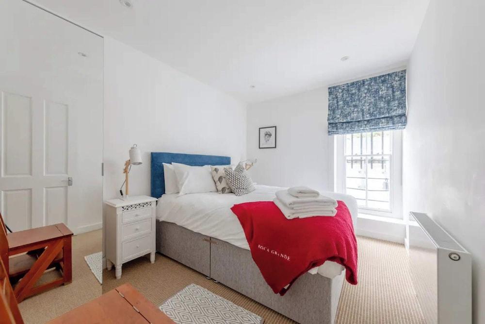 Beautifully Refurbished 2BD Flat- Clapham
