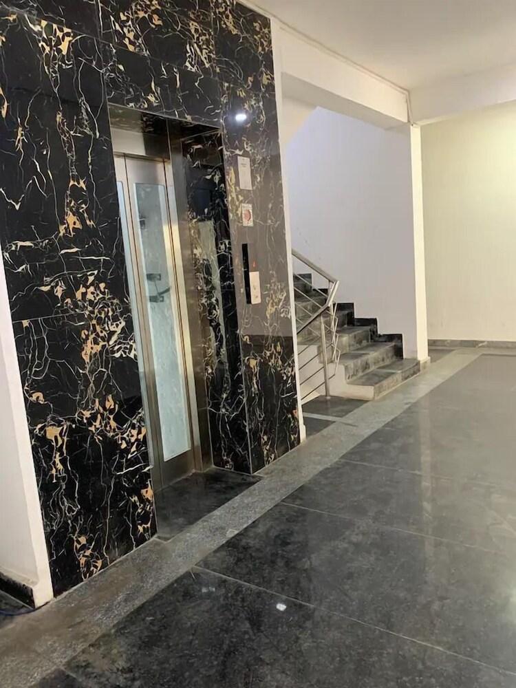 Earth View Residency