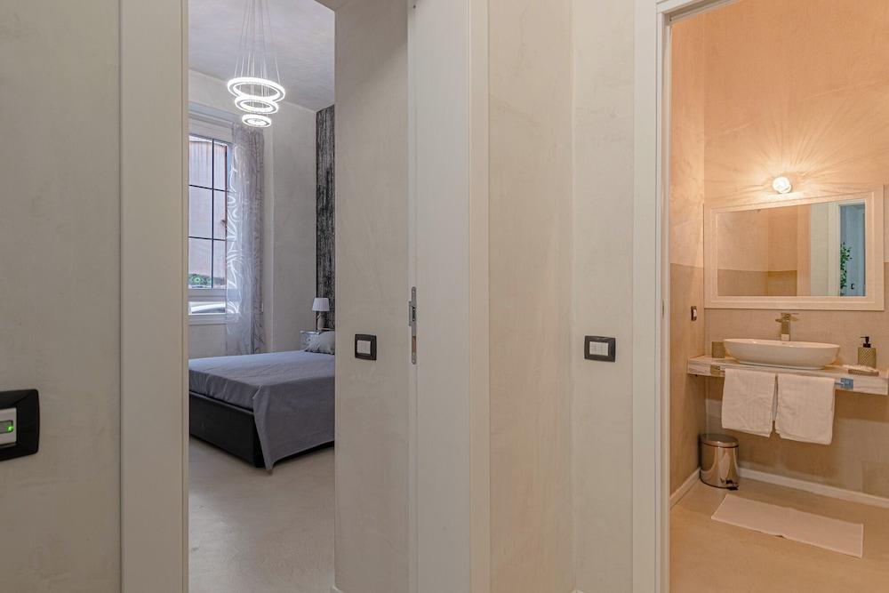 Flower Rooms Cagliari