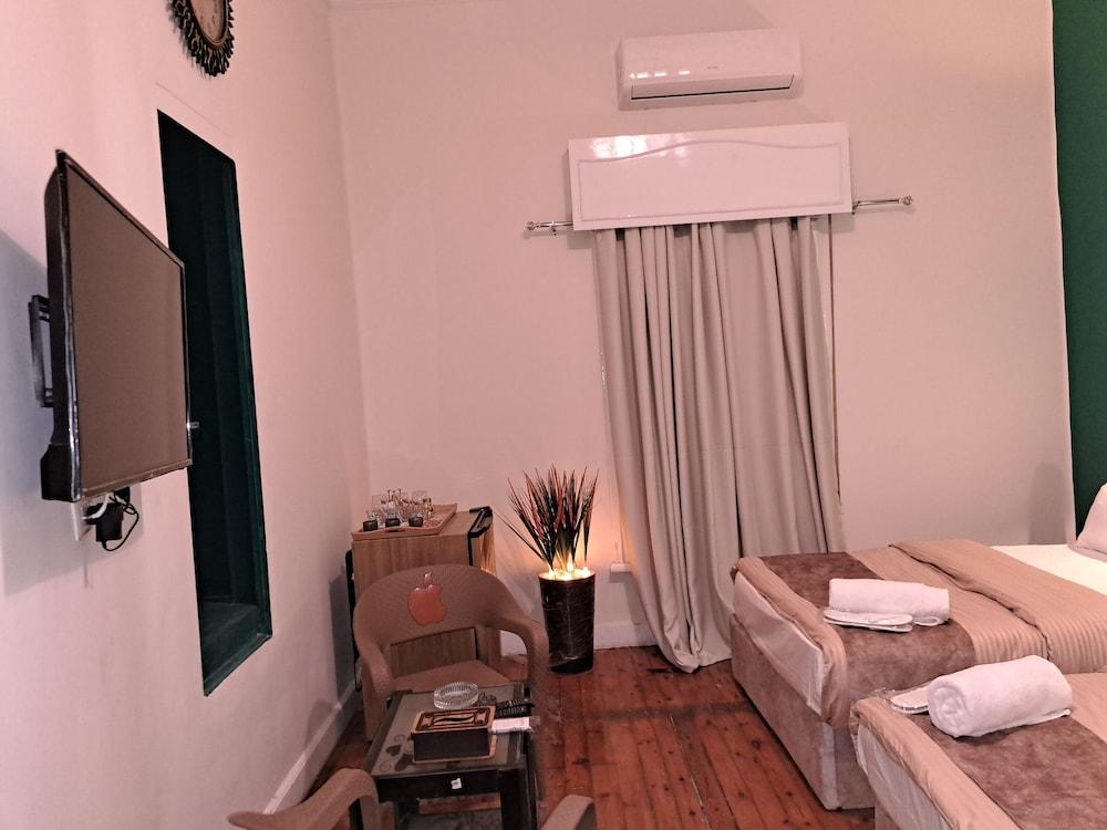 Downtown Family Suites