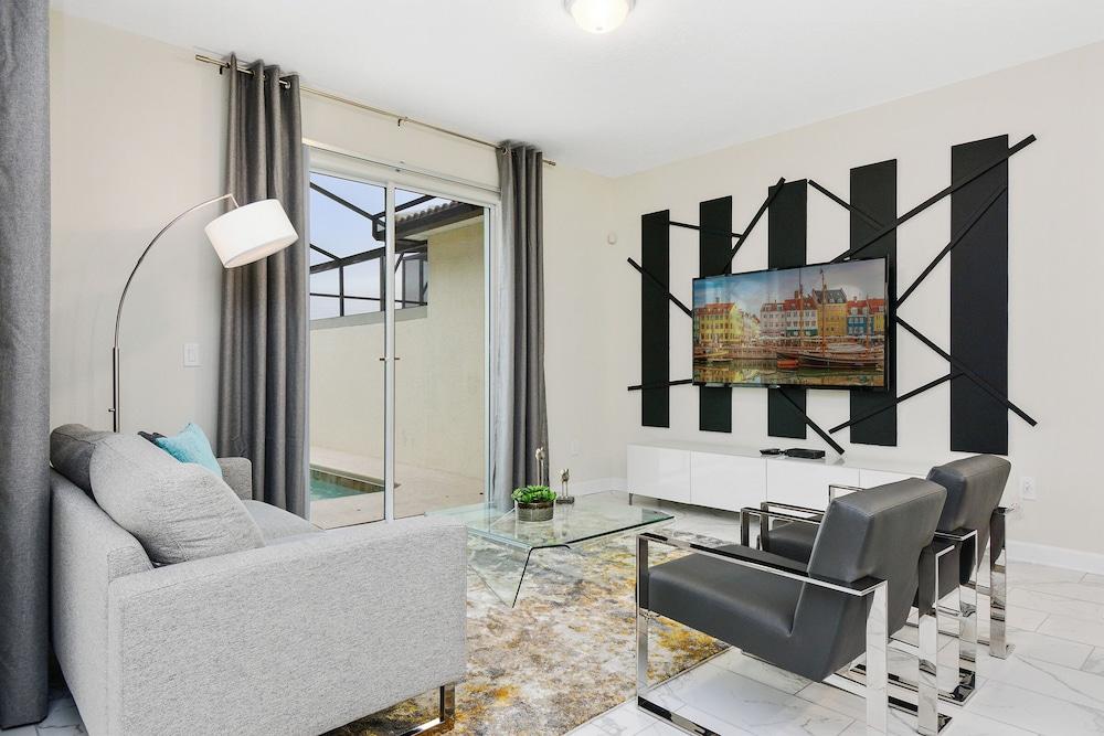 Four Bedrooms w Pool Townhome 4841