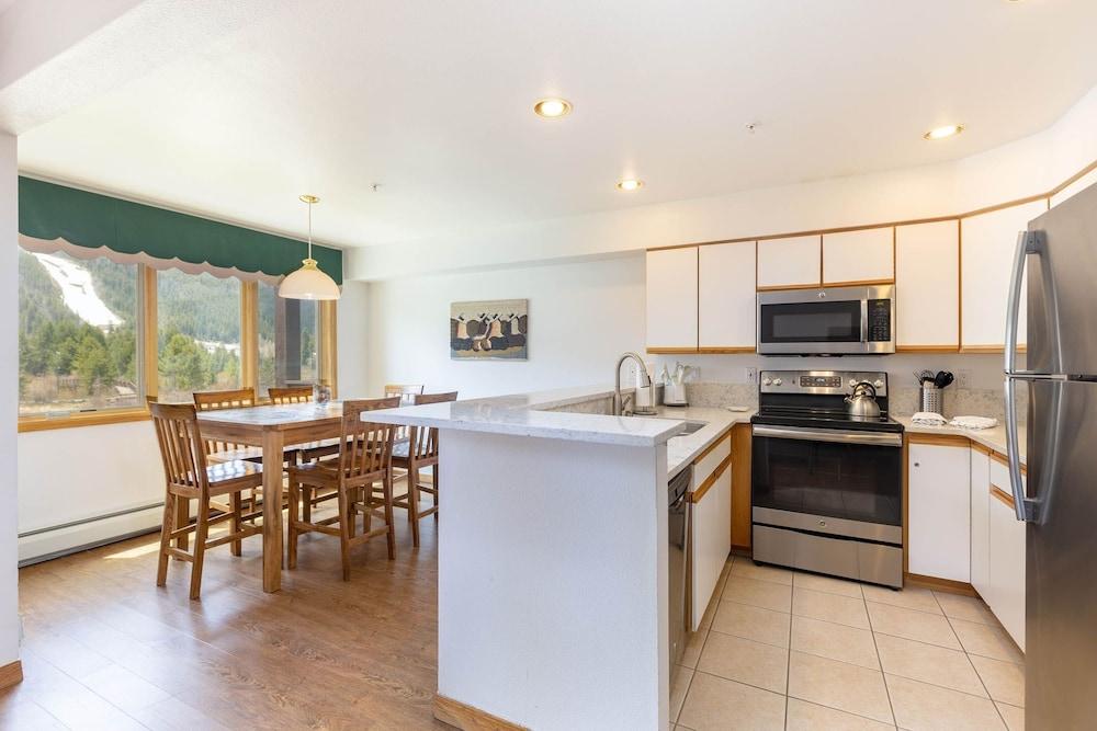 113 Cinnamon Ridge 2 Bedroom Condo by RedAwning