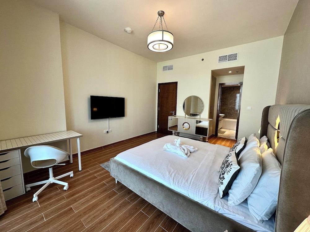 Lux BnB I Amna Tower I Sky Line Views