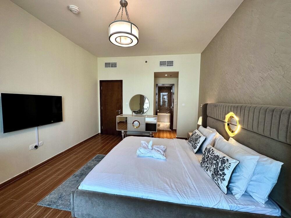 Lux BnB I Amna Tower I Sky Line Views