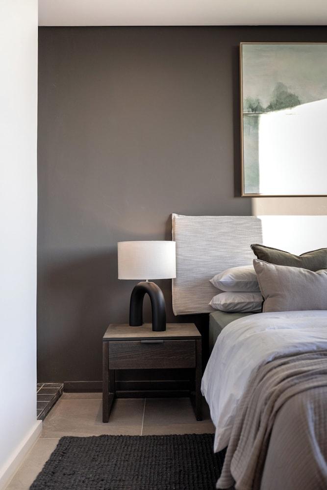 48 The Woods Elaleni