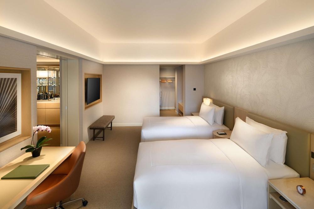 Conrad Singapore Orchard