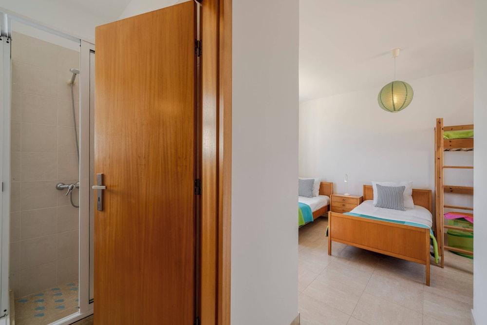 Beach House for Vacation - H2ome