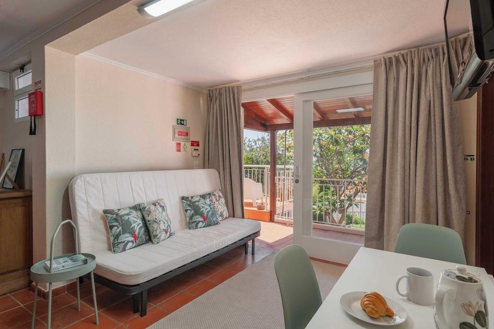 Apartment With Garden - Casa Frangipani