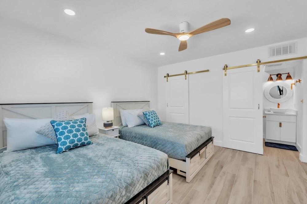 Heliconia House 2 Bedroom Villa by RedAwning