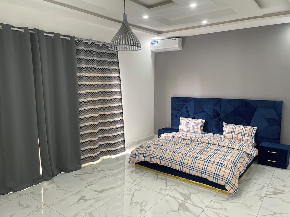 Tino Luxury House & Residence