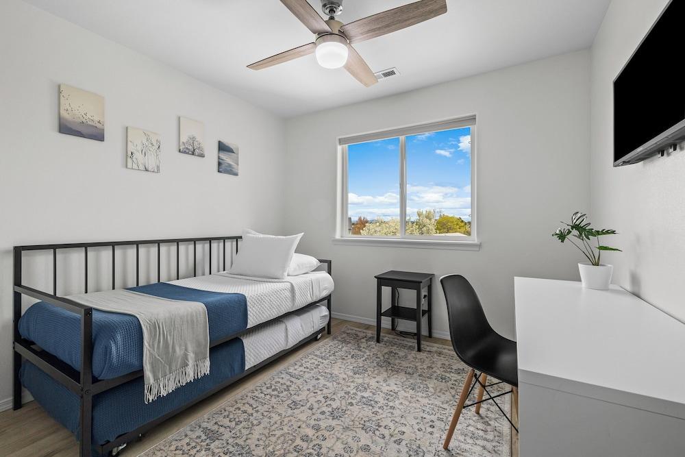 Redmond Getaway Hub Adventure Awaits!