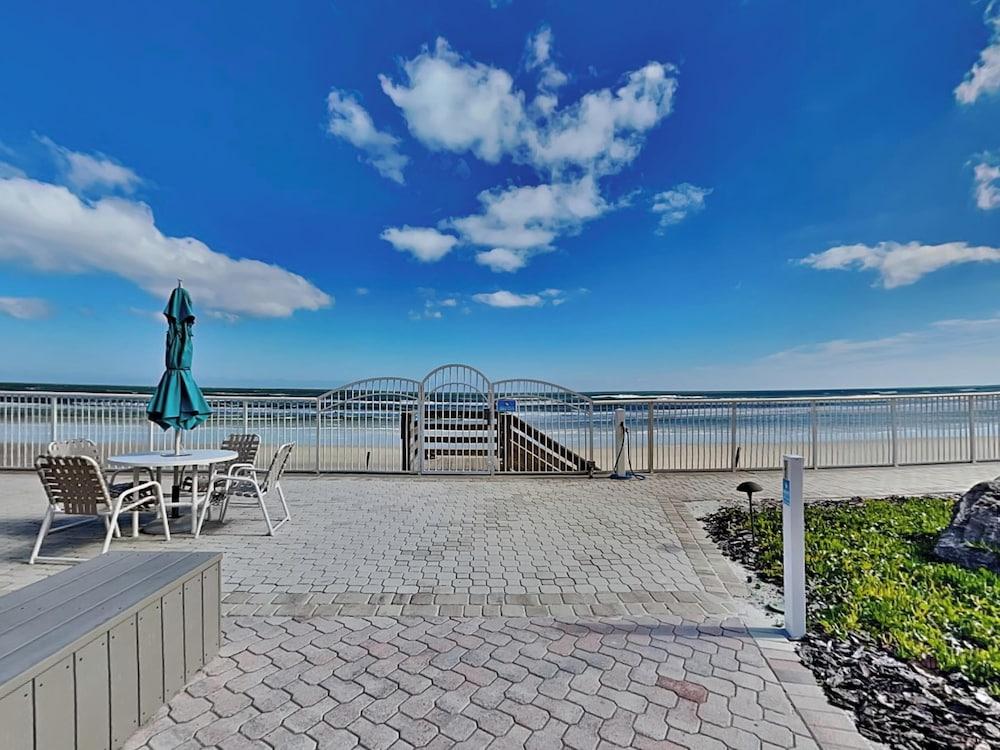 Pelican Condo B602 by Distinctive Beach Rentals