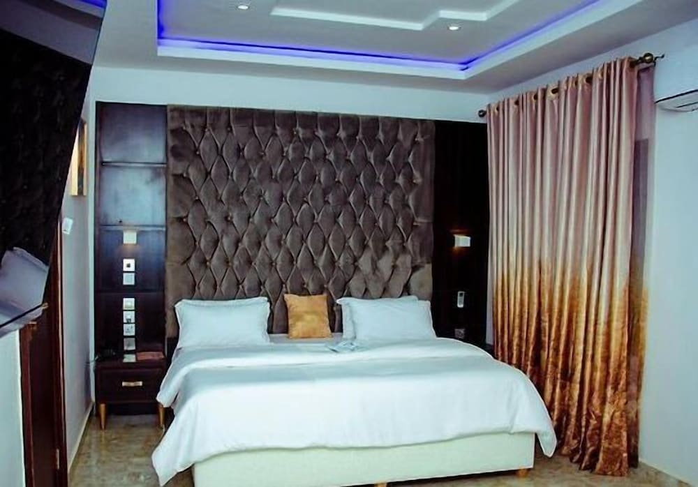 Elegant Suites by Golden Bide Jos