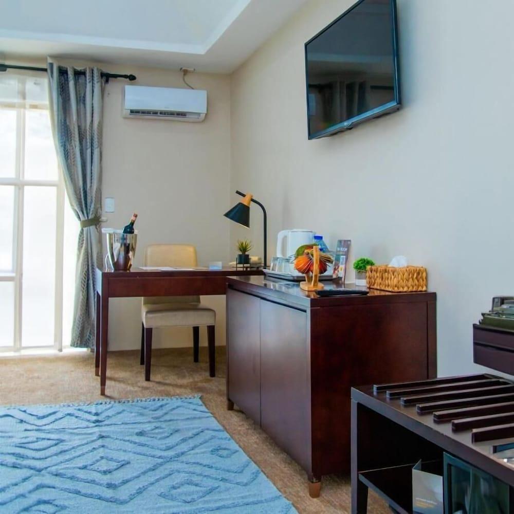 Royal Ambassador Hotel