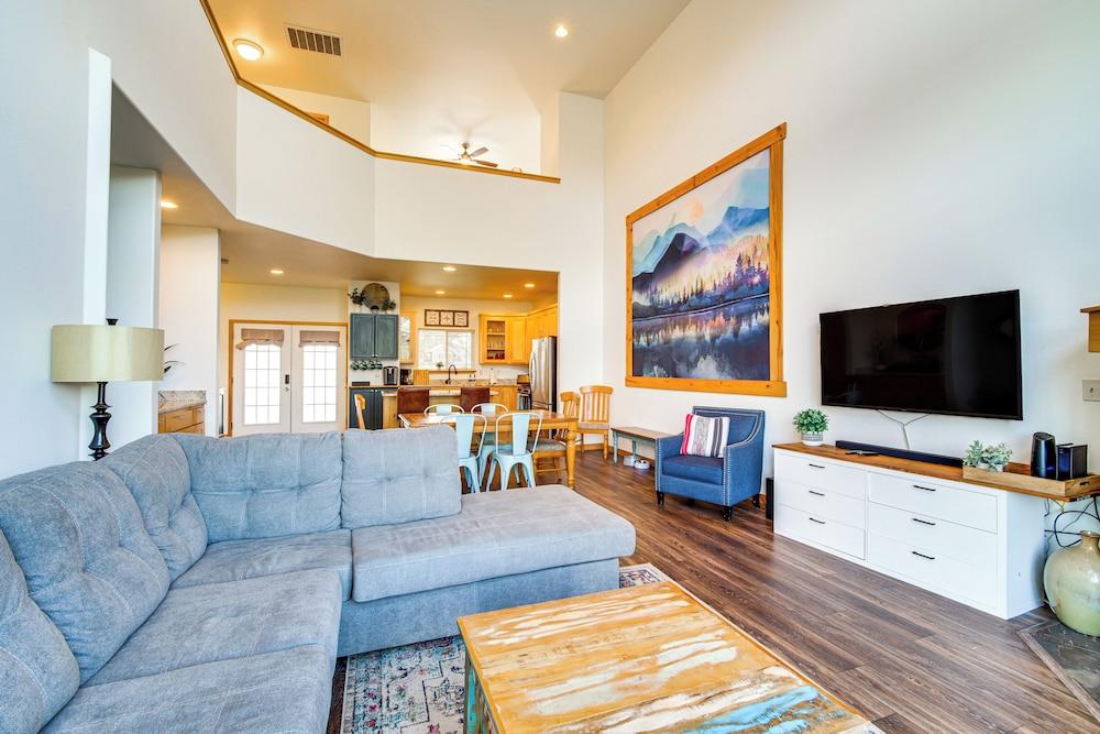 Klamath Falls Getaway w/ Pool & Hot Tub Access!