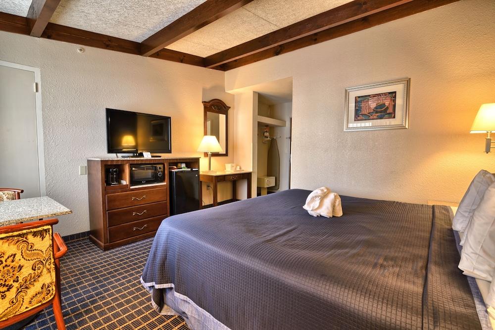 Howard Johnson by Wyndham Bangor