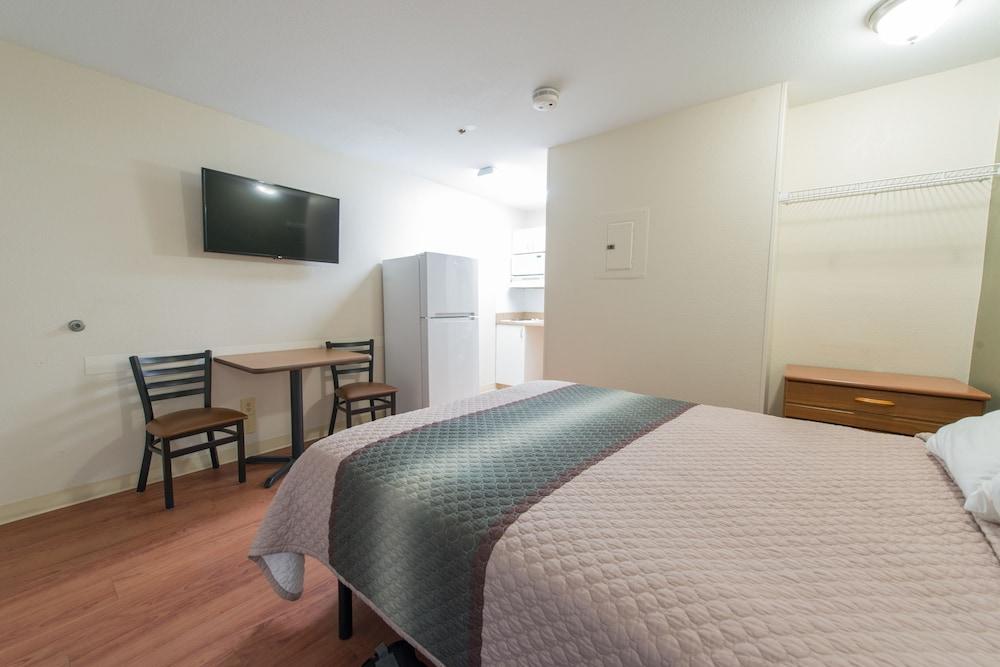 Studio 51 Extended Stay Hotel