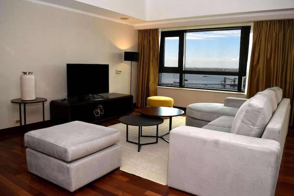 Radisson Montevideo Victoria Plaza Hotel