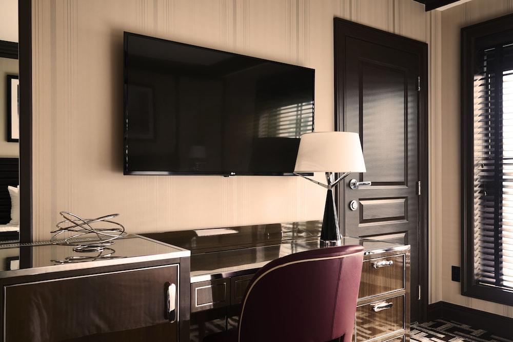 The Iroquois New York