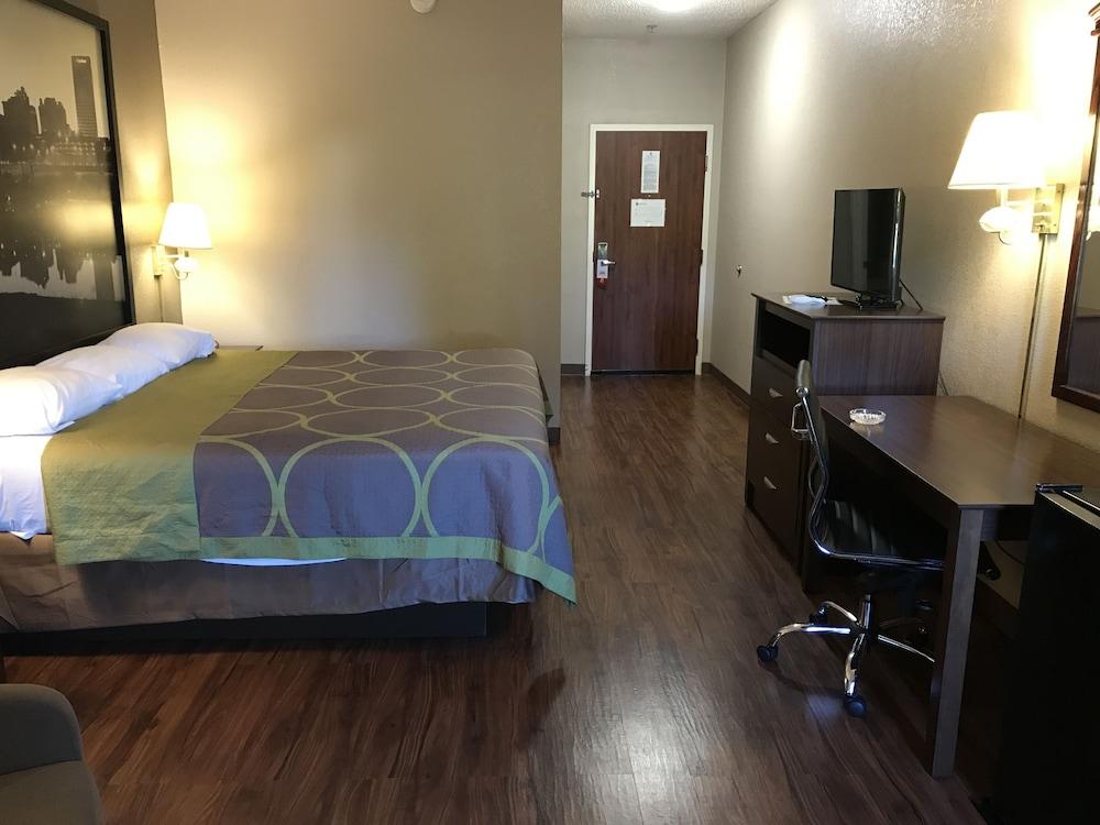 Super 8 by Wyndham Hernando