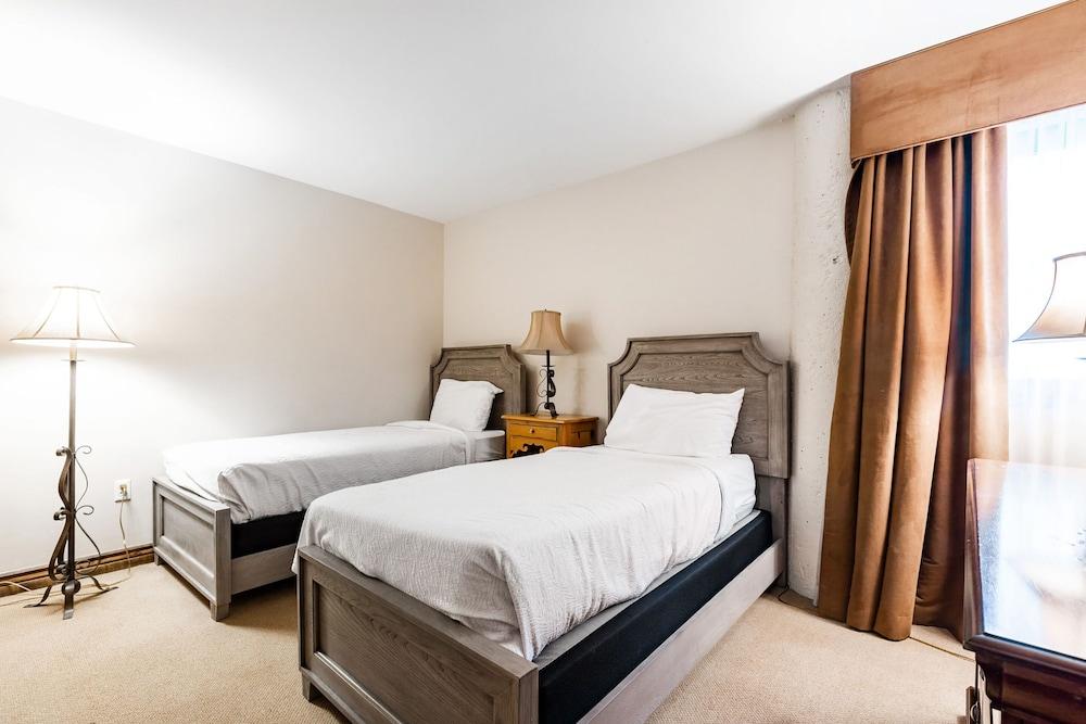 Silver King by All Seasons Resort Lodging