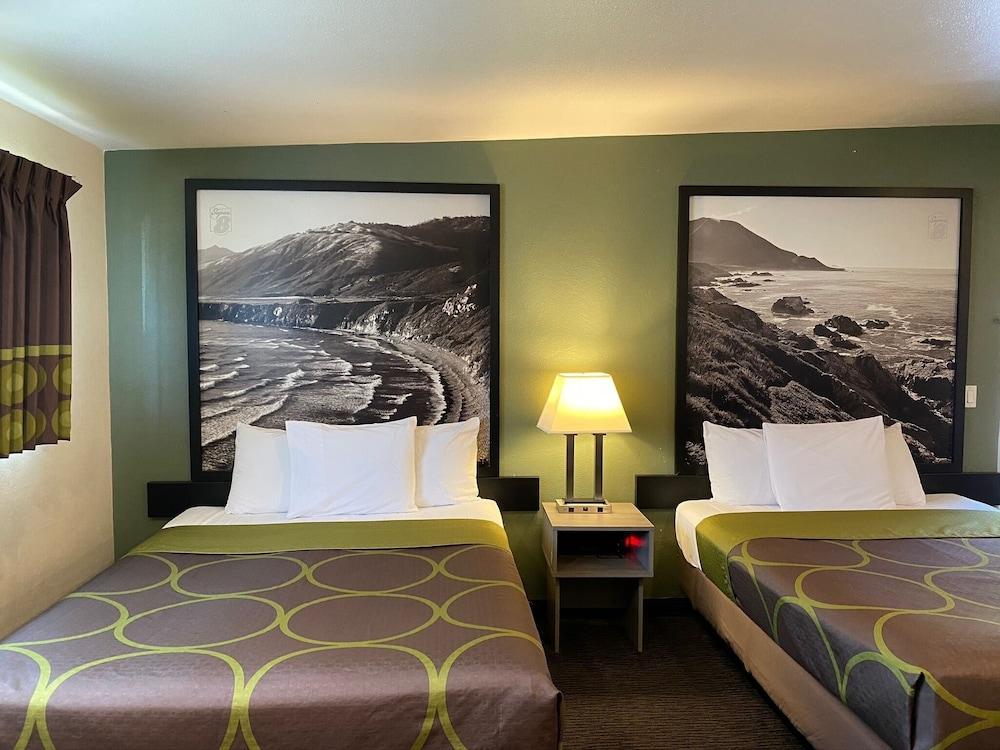 Super 8 by Wyndham Monterey