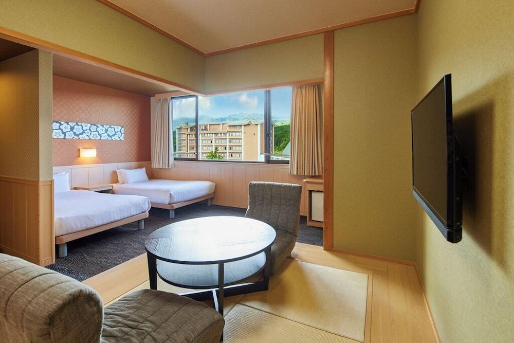 Kamenoi Hotel Aso Park Resort