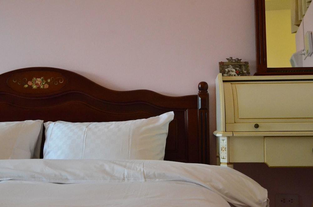 Blue Riverside Hotel