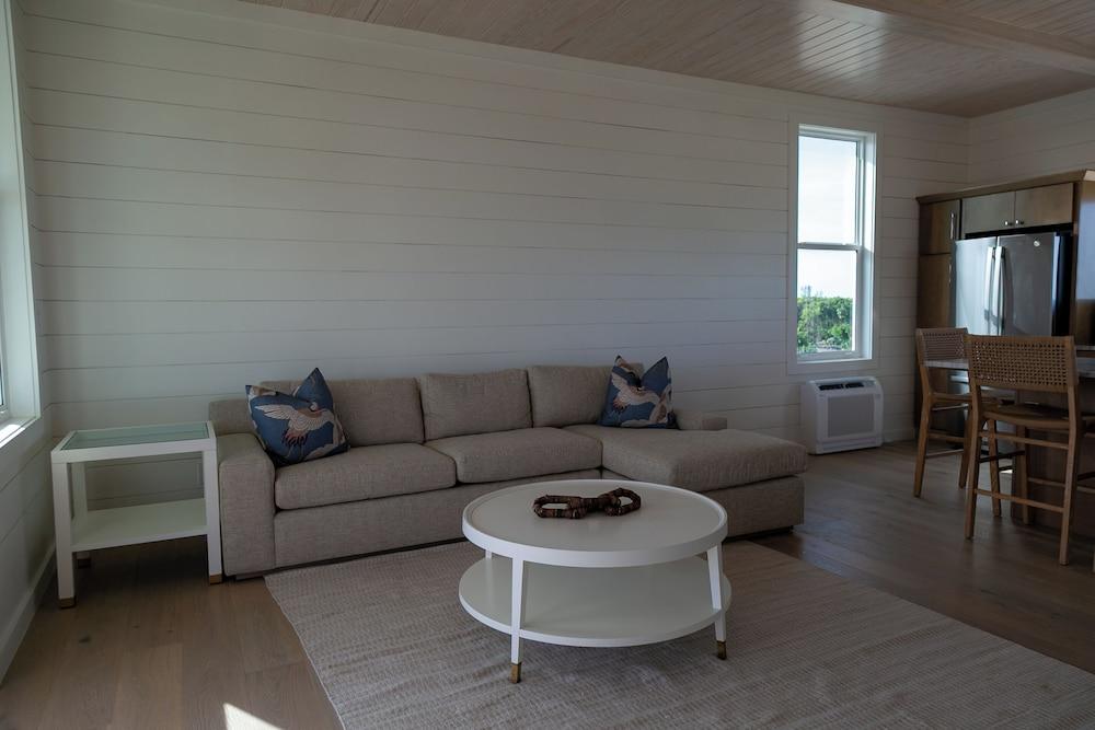 Kalopsia Seaside Villas & Marina