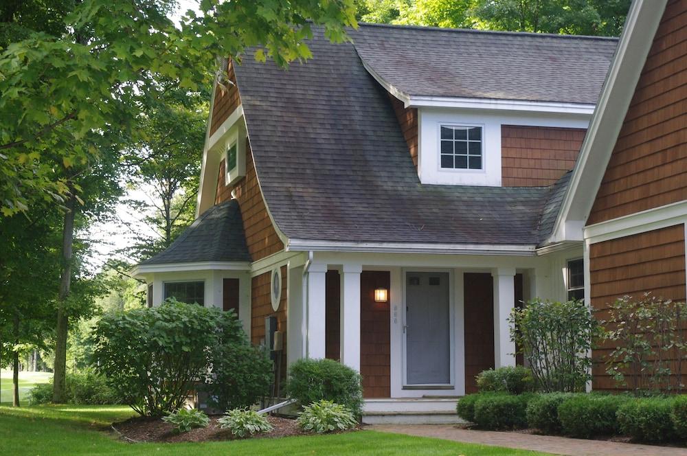 The Highlands at Harbor Springs