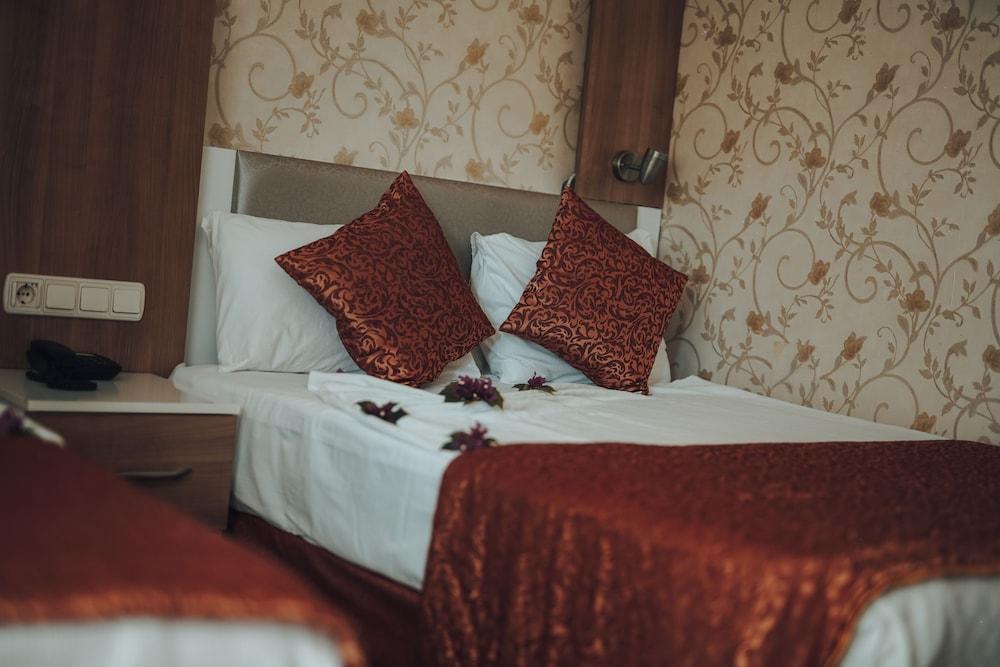 Aleria Belport Beach Hotel