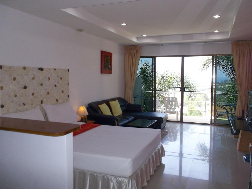 Mountain Sea View Luxury Apartments