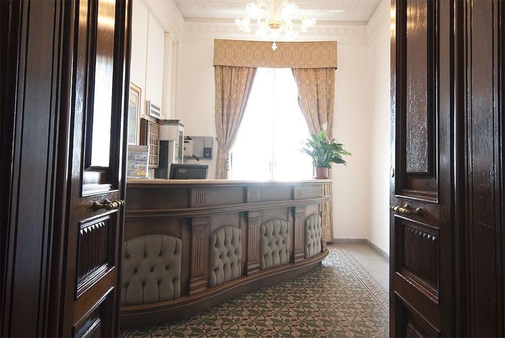 Hotel AeR BJ Vittoria