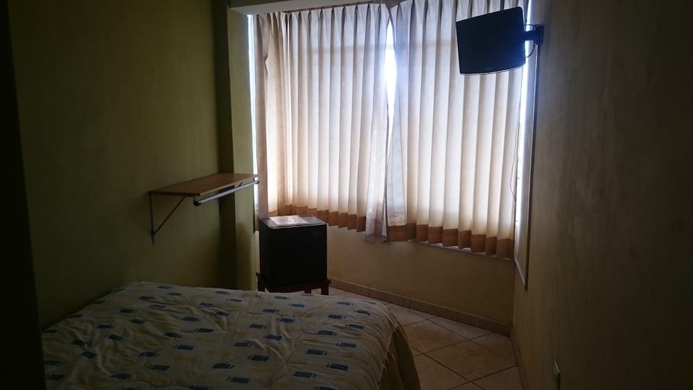 Posada de Percybal Lago Inn