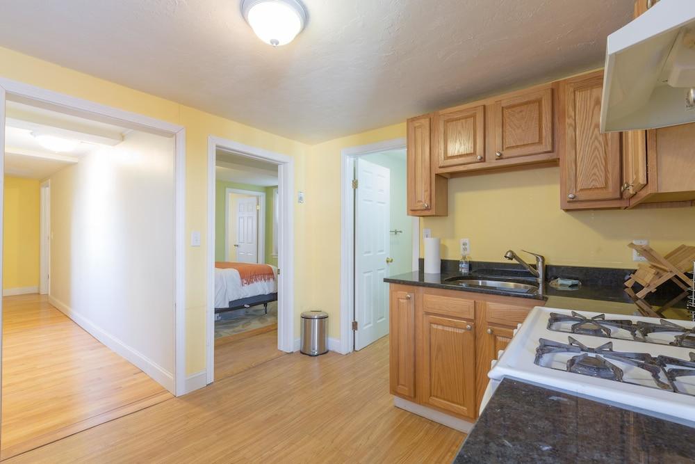 Kendall Square Apartments by Next Star