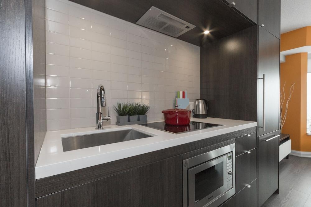 QuickStay - Yorkville's Finest (Yonge & Bloor)