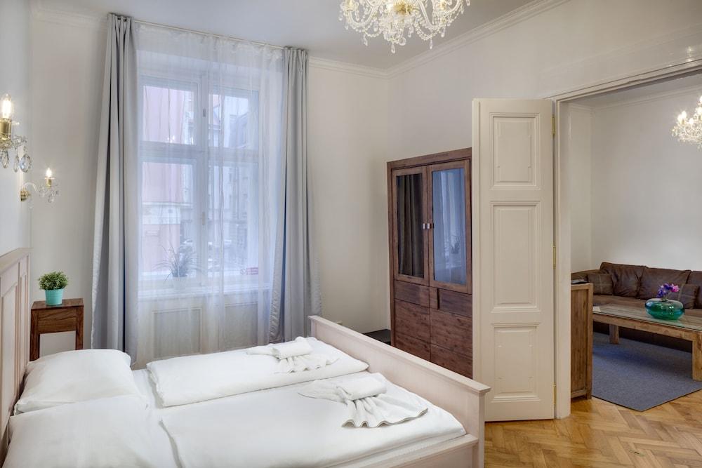 Selinor Old Town Apartments