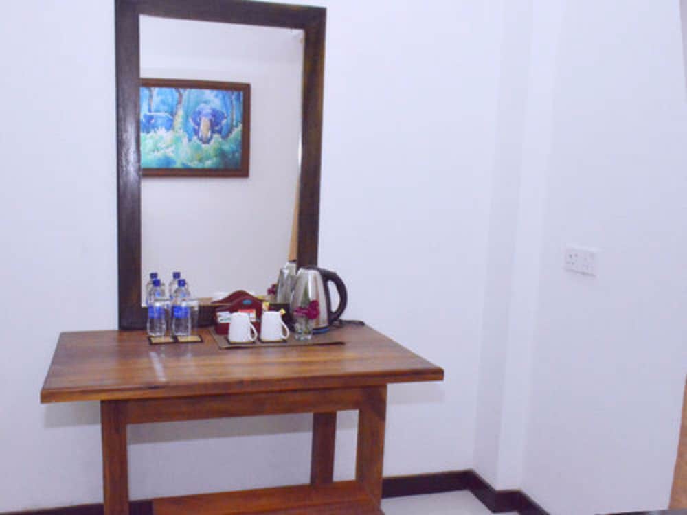 Meili Lanka City Hotel