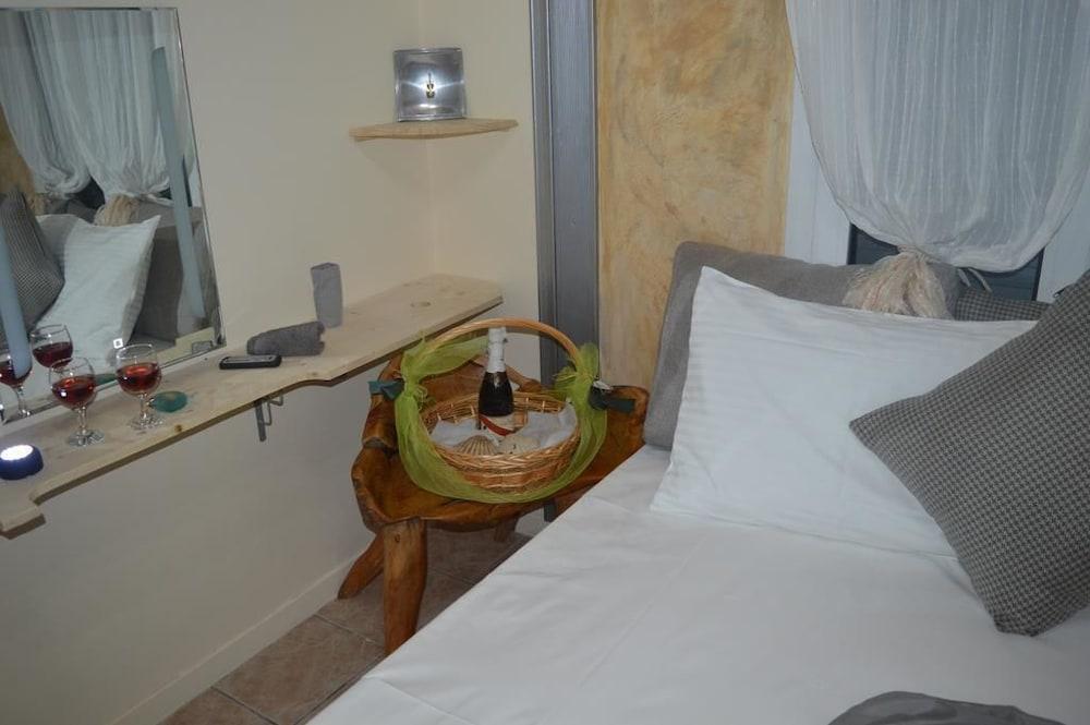 Luxury Villa Suites Lagonissi