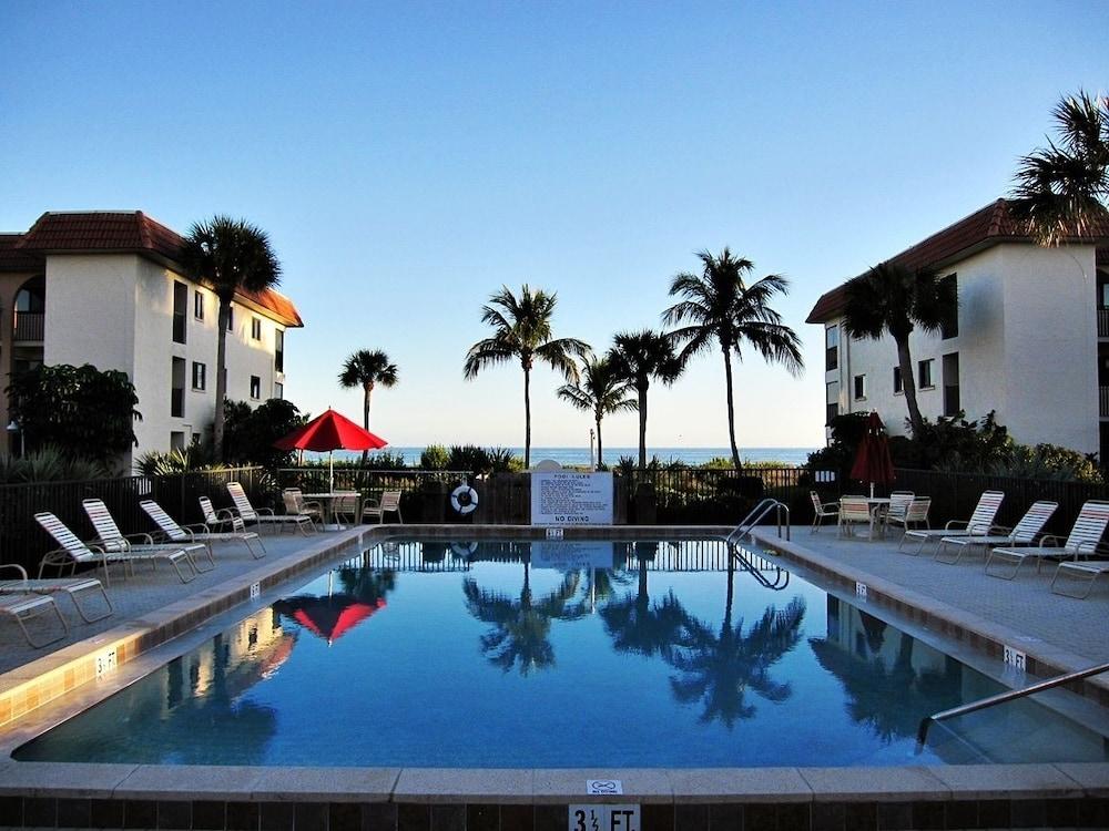 Sandalfoot Beachfront Condominium