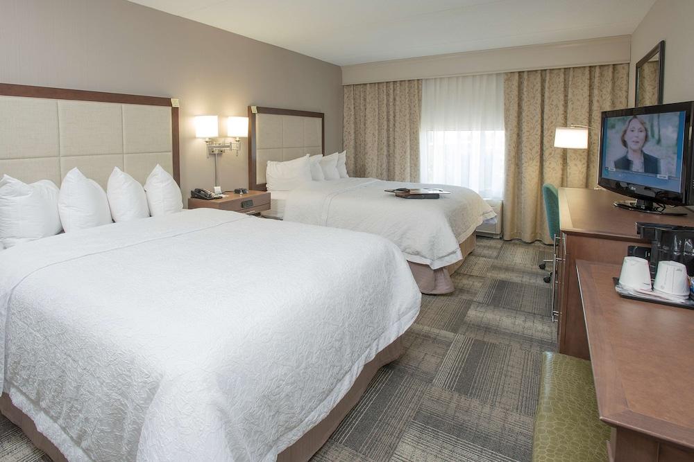 Hampton Inn & Suites Cincinnati-Union Center