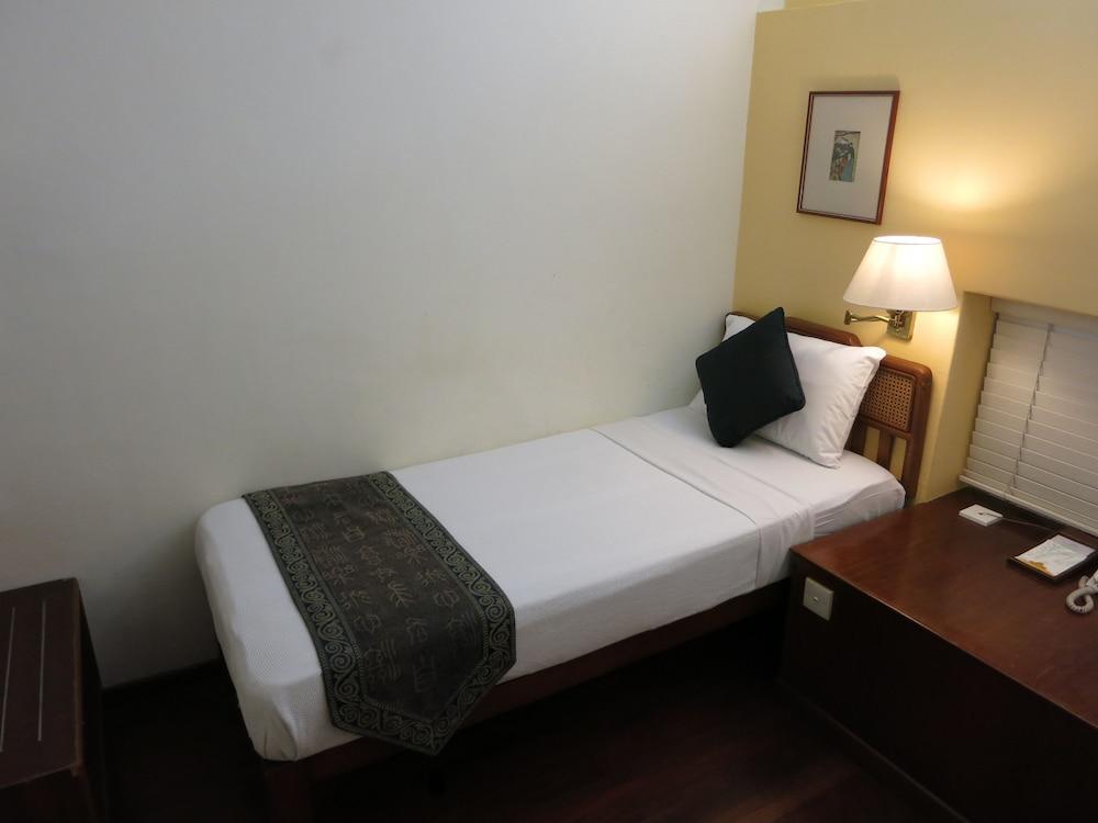 Perak Hotel (SG Clean)